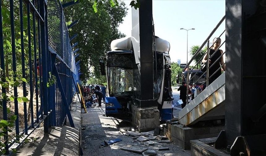 Keçiören'de Zincirleme Kaza: 20 Kişi Yaralandı