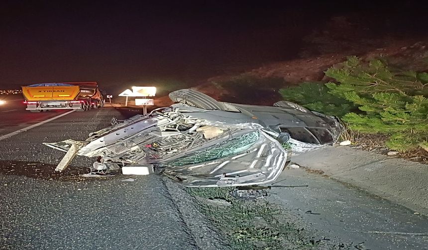 Ankara-Kızılcahamam Yolunda Can Pazarı: Araç Şarampole Yuvarlandı