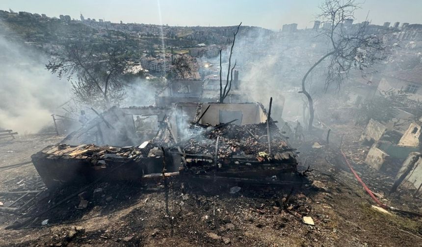 Mamak’ta Korkutan Yangın: 8 Gecekondu Küle Döndü!