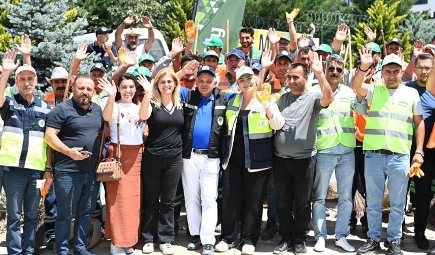 Mamak’ta Temizlik Seferberliği: Belediye Başkanı Sahada
