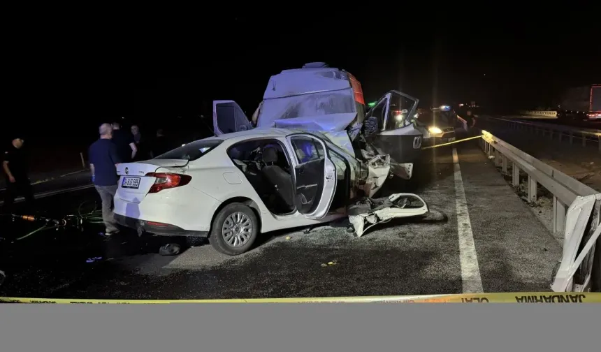 Ankara E-90 Karayolunda Can Pazarı: Otomobil Minibüsle Çarpıştı