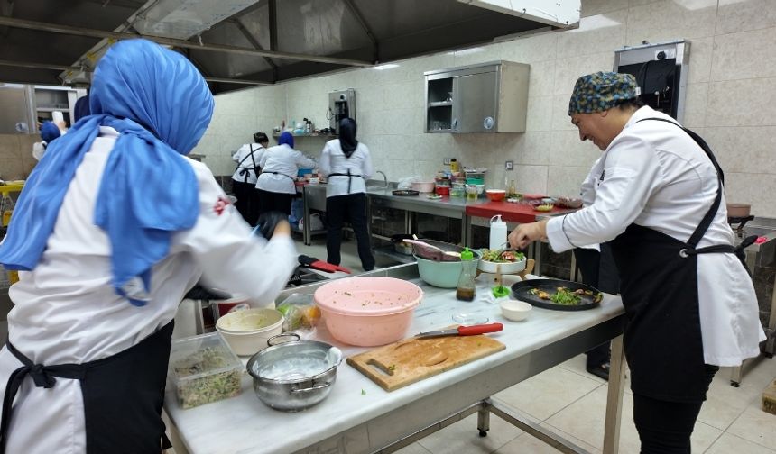 Çubuk’ta Yöresel Tatlar Yarıştı: En İyi Salata Belli Oldu