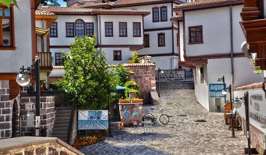 Ankara'nın 'Vitrin Köyü' Hamamönü: Çöküntü Bölgesinden Turizm Cennetine Dönüşümü
