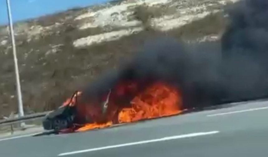 Kuzey Marmara Otoyolu’nda Otomobil, Alevlere Teslim Oldu