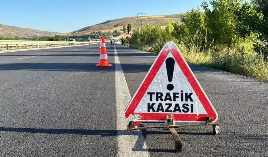 Nallıhan’da Otomobiller Kafa Kafaya Çarpıştı: 1 Ölü, 4 Yaralı!