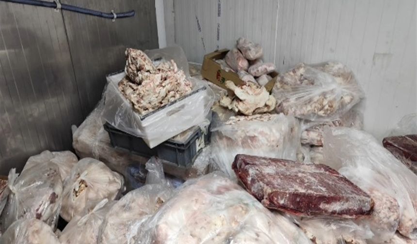 Başkentte Köfte Üretim Yerlerine Baskın! Tonlarca Et ve Tavuk Ürünü İmha Edildi