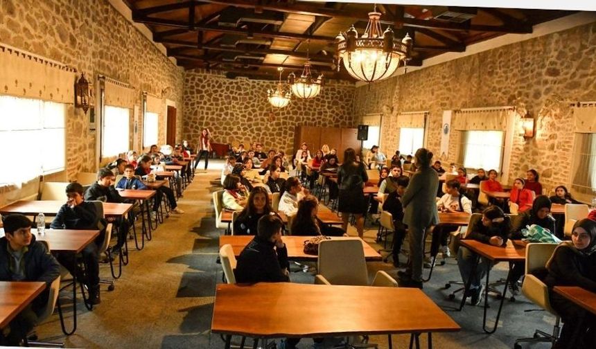 Altındağ’da Çocuklara ve Gençlere İlkyardım Semineri Düzenlendi