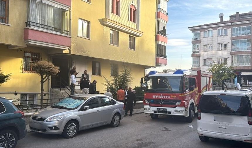Ankara Keçiören’de Apartmanda Yangın Çıktı: Ev Küle Döndü