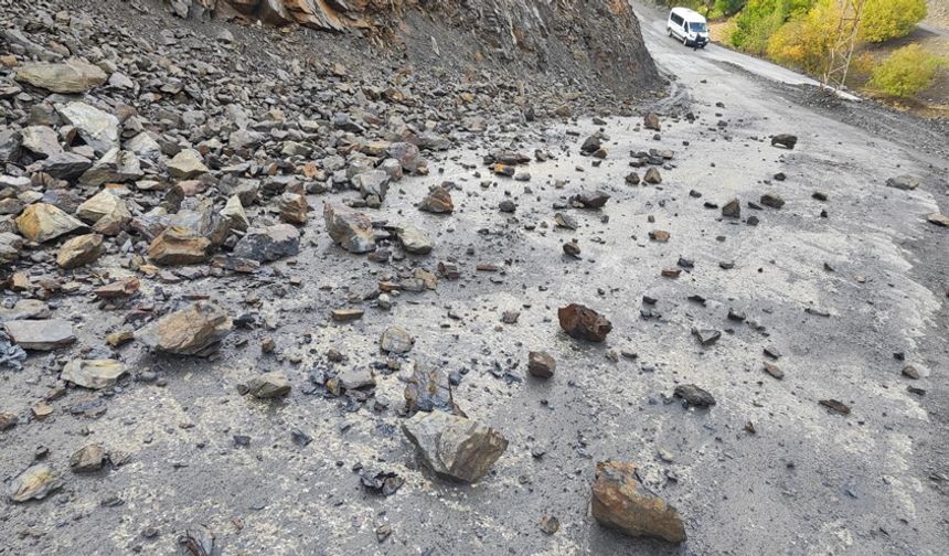 Batman’da Yağış Sonrası Heyelan: 25 Köy ve 30 Mezra Yolu Kapandı