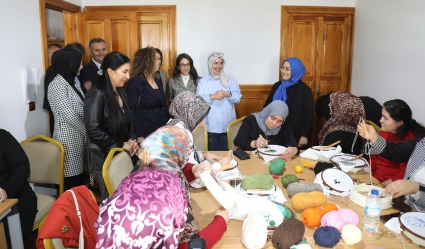Çubuk’ta Kadınlar Hem Üretiyor Hem İlham Veriyor