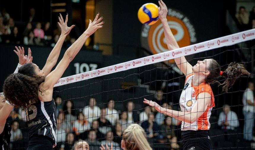 Eczacıbaşı – VakıfBank: Çekişmeli Derbide Kazanan VakıfBank