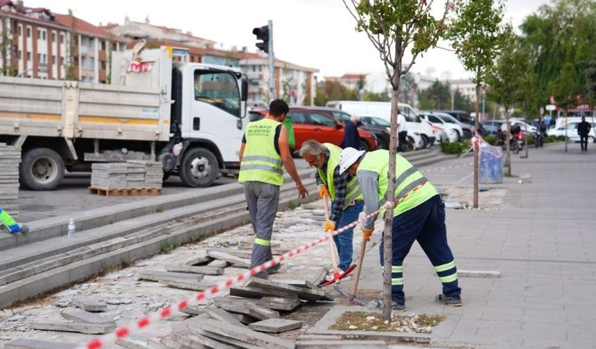 Gölbaşı’nda Kaldırım Düzenleme ve Yol Genişletme Çalışmaları Başladı