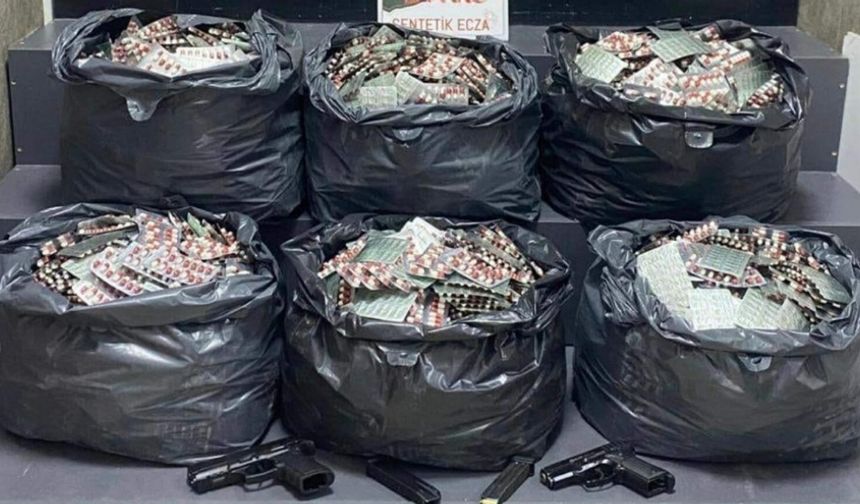 İzmir’de Narkotik Operasyonu: Binlerce Hap Ele Geçirildi