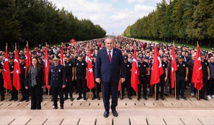 Mesut Özarslan Keçiörenlilerle Birlikte Anıtkabir’i Ziyaret Etti