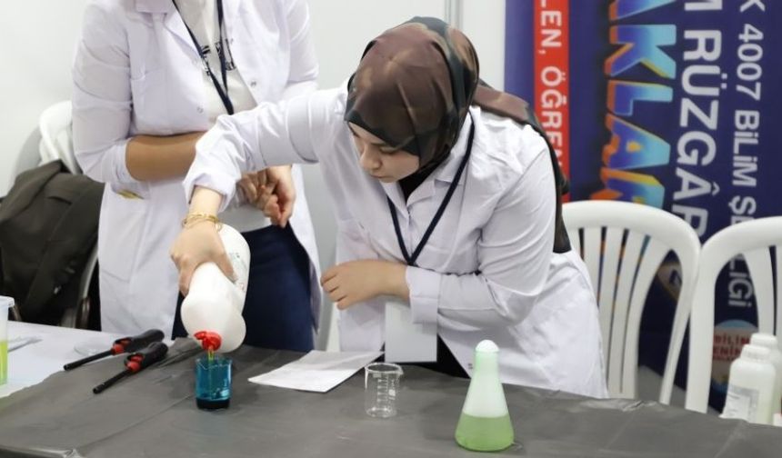 Pursaklar'da Bilimseverler ‘Keşfet, Eğlen, Öğren 2’ Etkinliğinde Buluştu