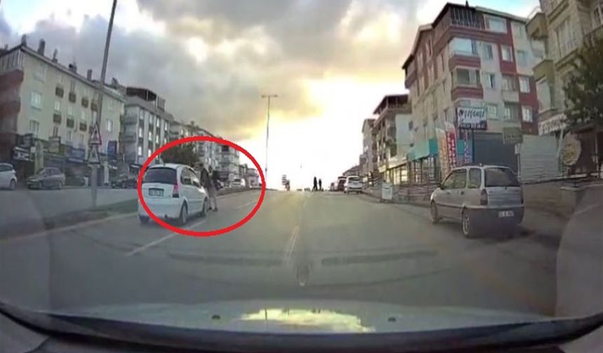 Etimesgut’ta Yaya Geçişi Faciaya Dönüştü! 2 Kişi Yaralandı