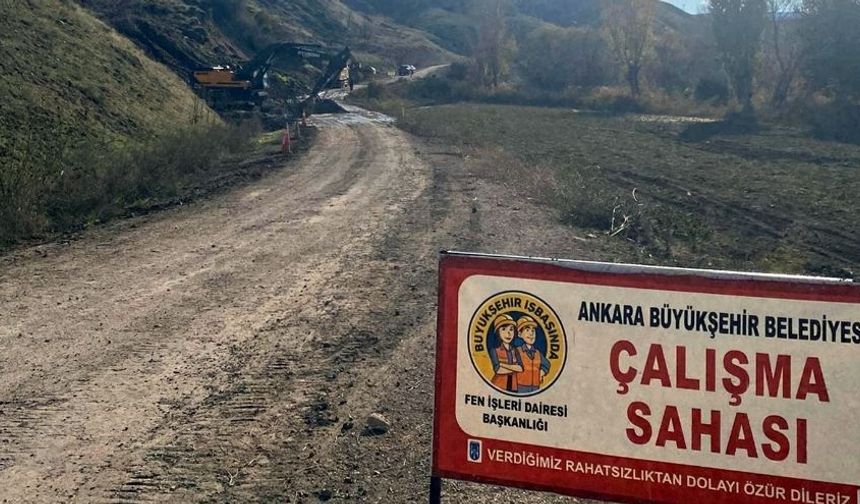Beypazarı'nda Toprak Kaydı: Mahalle Yolu Ulaşıma Kapandı