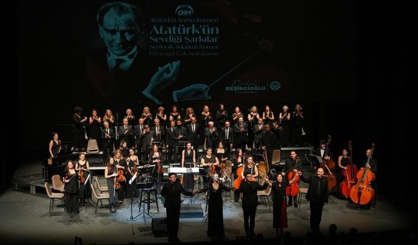 Etimesgut’ta ‘Atatürk’ün Sevdiği Şarkılar’ Senfonik Konseri Verildi