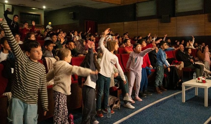 Gölbaşı’nda Çocuk Tiyatrosu Günleri’ne 4 Bin Çocuk Katıldı
