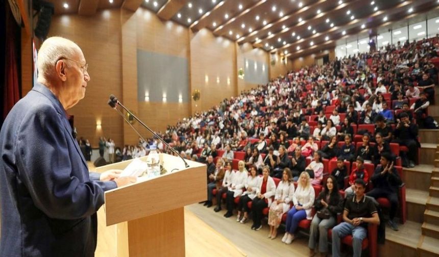 Yenimahalle Belediye Başkanı Öğrenci ve Velilerle Buluştu