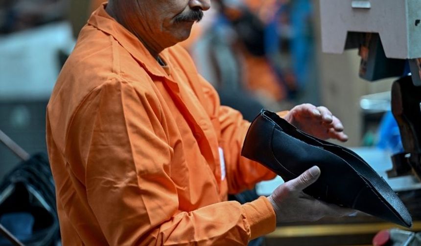 Ayaş Cezaevi'nden Ekonomiye Katkı: Günde 1000 Çift Ayakkabı Üretiliyor