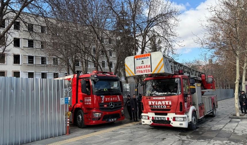 Çankaya’da Korkutan Yangın! İşçilerin Konteynerleri Kül Oldu