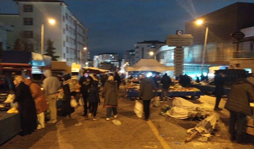 Karşıyaka Semt Pazarında Akşam Fiyatları Düştü: 12 Ocak 2026