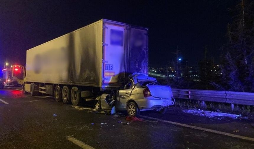 Keçiören’de Otomobil Tırın Altına Girdi: Sürücü Öldü