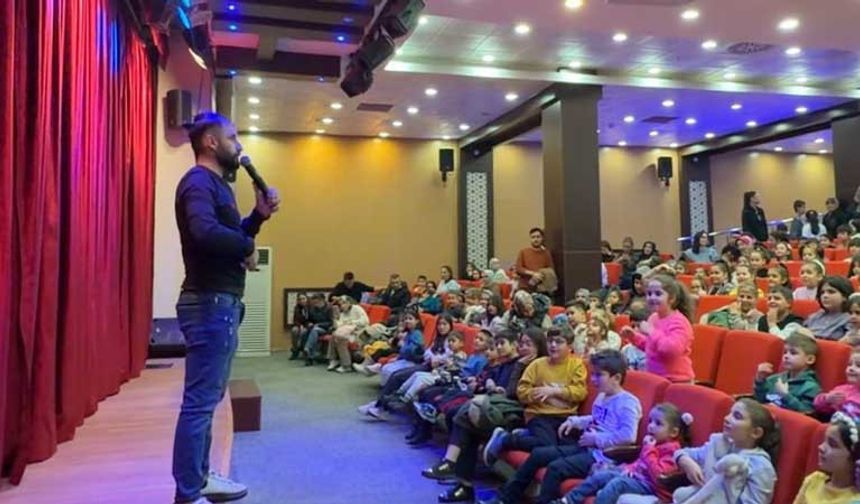 Sincan Sahneleri Doldu Taştı: Ankara Bu Oyunları Konuşuyor!