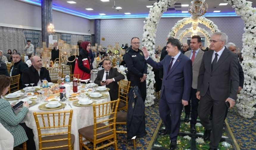 Ankara Valisi Çubuk’ta Gazi, Engelli ve Şehit Aileleriyle İftara Katıldı