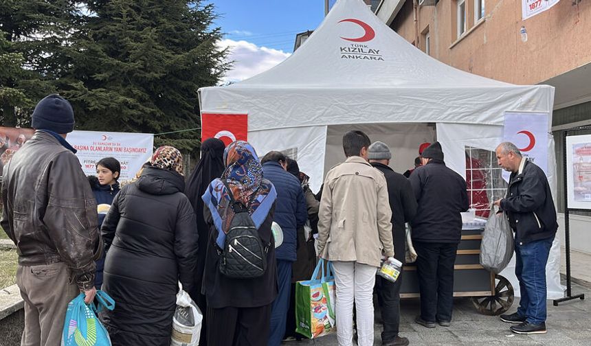 Çubuk’ta Kızılay Bereketi: Her Gün 500 Kişiye Sıcak İftar, İhtiyaç Sahiplerine Gıda Kolisi