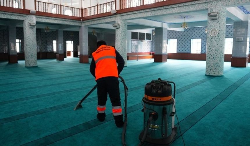 Gölbaşı’nda Ramazan Mesaisi: Detaylı Temizlik Çalışması Yapıldı