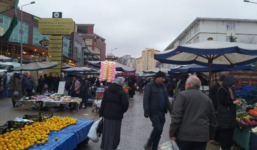 Karşıyaka Pazarı Yağmura Rağmen Yoğundu, Fiyatlardaki Son Durum