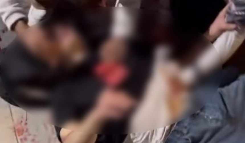 Akköprü Metro İstasyonu Çıkışında Bıçaklar Konuştu: 2 Yaralı, 3 Gözaltı