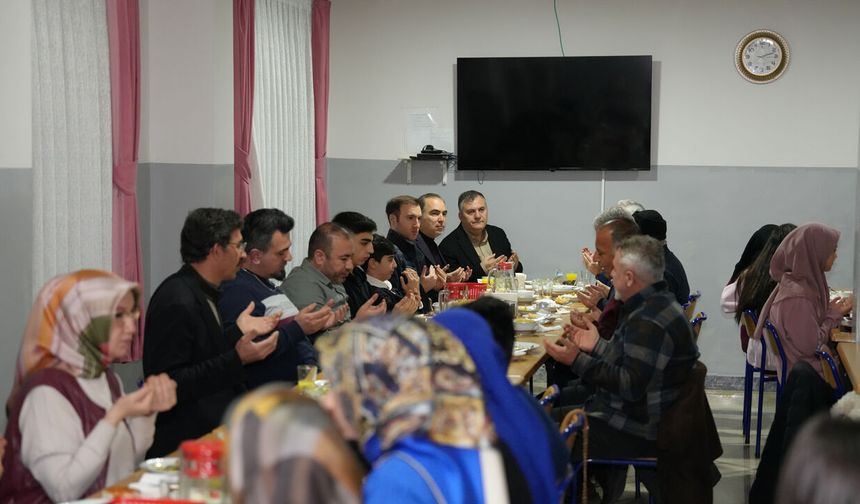 Çubuk’ta Baki Demirbaş Fen Lisesi Öğrencileriyle İftarda Buluştu