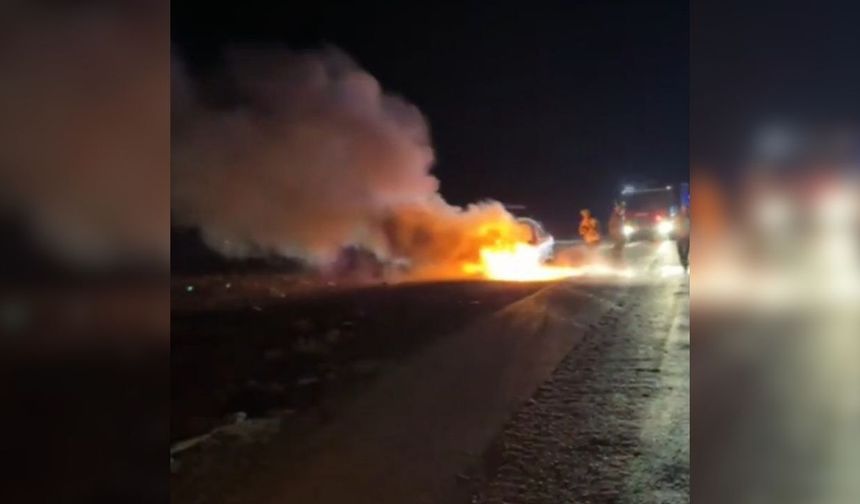 Elmadağ'da Seyir Halindeki Araç Alev Aldı: Aile Son Anda Kurtuldu