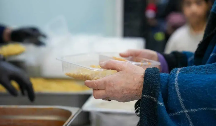 Gölbaşı'nda Her Gün 400 Kişiye İftar Sofrası Kuruluyor