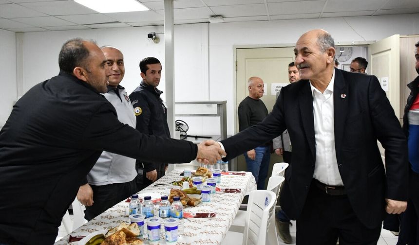 Kalecik Belediyesi ASKİ Personeliyle İftar Sofrasında Buluştu