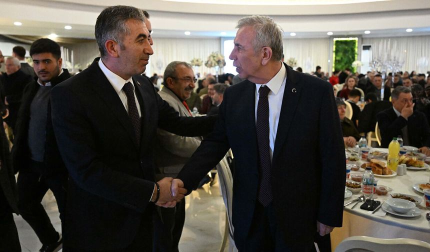 Mansur Yavaş, Pursaklar’da Vatandaşlarla İftar Yaptı, Birlik Ruhuna Dikkat Çekti