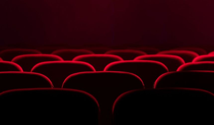 Sinemada Büyük Rekabet! Bu Hafta 9 Yeni Film Vizyona Girdi