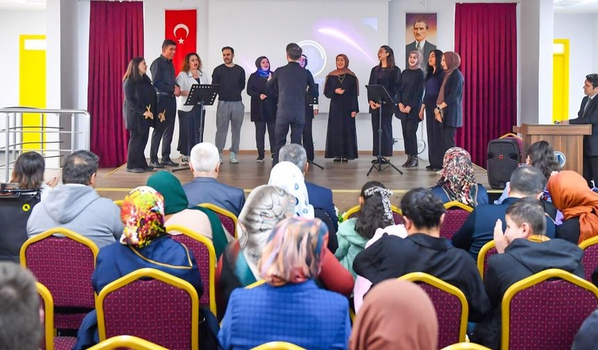 Altındağ’da E-KPSS Heyecanı: Şarkılarla Sınav Stresi Atıldı