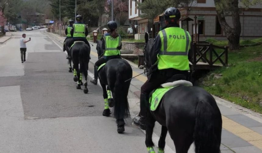 Kızılcahamam’da Atlı Polisler Görevde