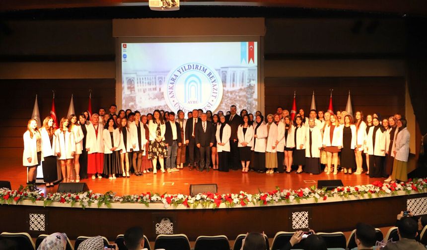 AYBÜ'de Beyaz Önlük Heyecanı: Geleceğin Terapistleri Mesleğe İlk Adımı Attı
