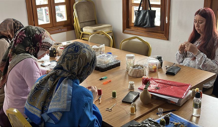 Çubuklu Kadınların El Emeği Sanata Dönüşüyor: 80 Kursiyer Aynı Çatı Altında