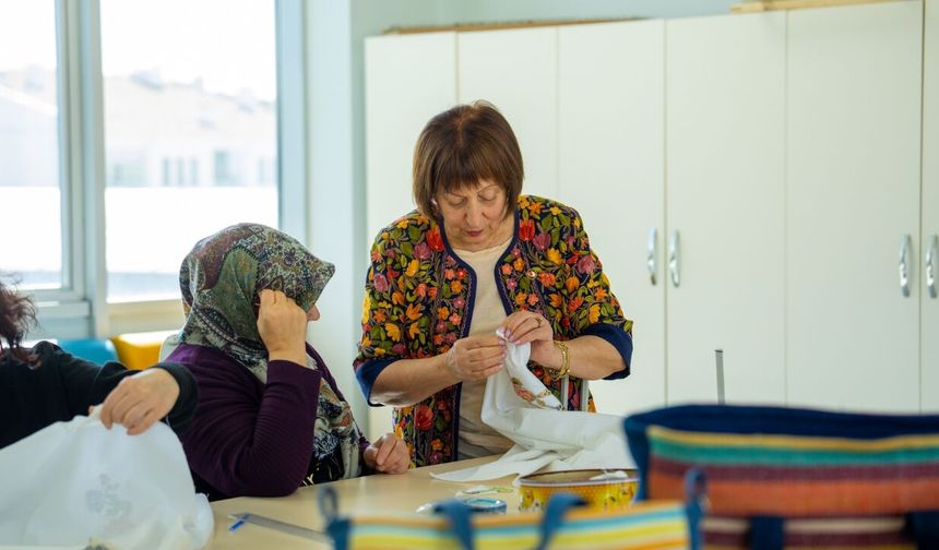 Gölbaşı’nda Atık Malzemeler Tezgahta Hayat Buldu