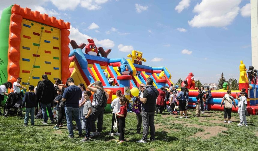 İsmet İnönü Parkı’nda 23 Nisan’a Özel Şenlik ve Konser