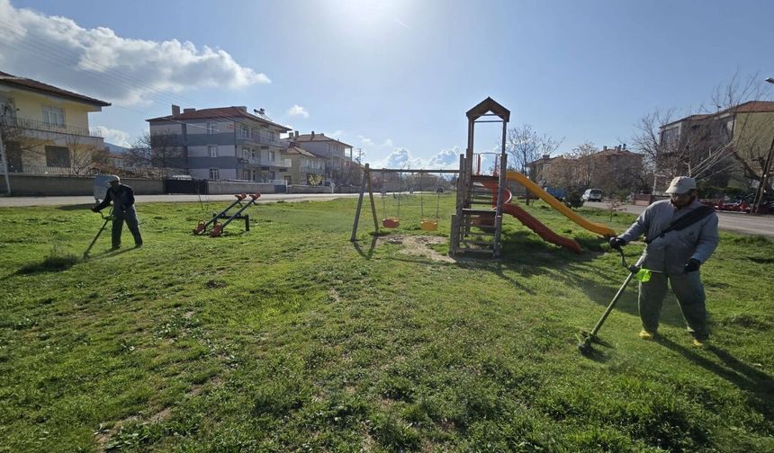 Şereflikoçhisar’da Yaz Hazırlığı Başladı, Parklar Temizlendi