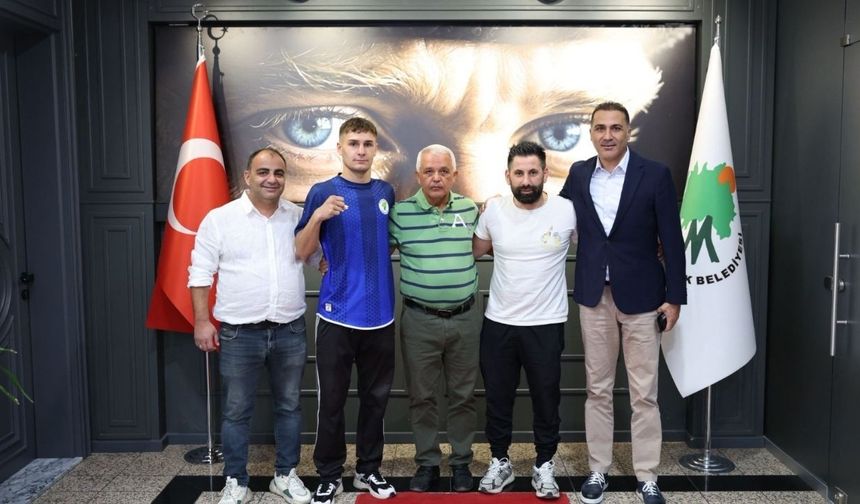 Mamaklı Boksör Mert Kökdaşlı Uluslararası Arenada Yükseliyor