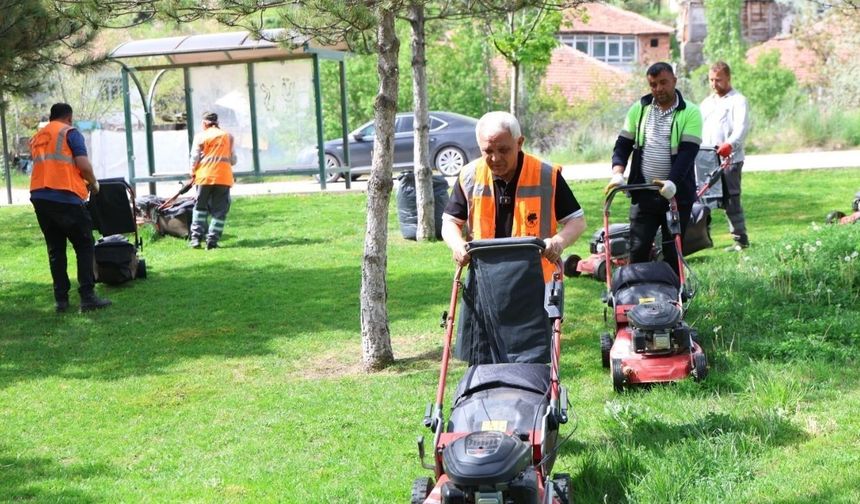 Mamak’ta Temizlik ve Bakım Çalışmaları Sürüyor