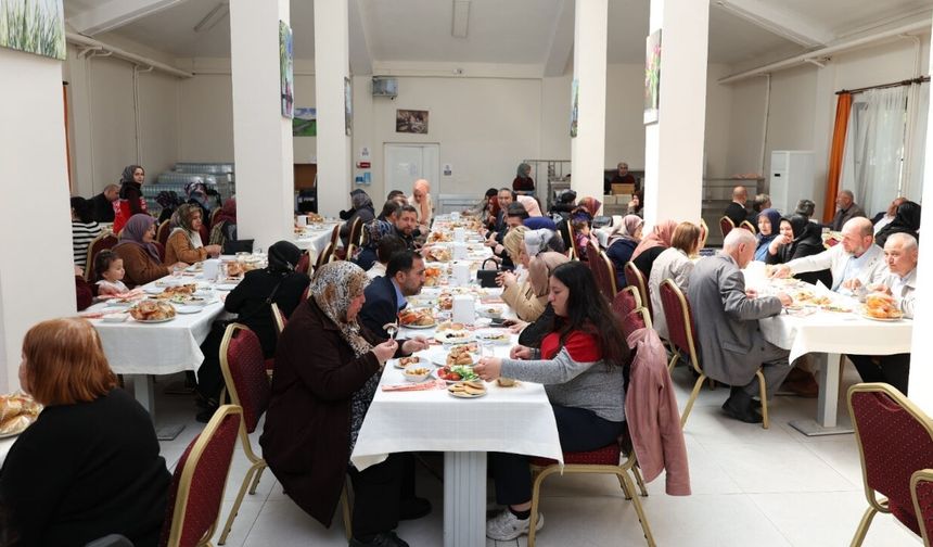 Pursaklar’da Huzurevi ve Şehit Annelerine Anneler Günü Ziyareti